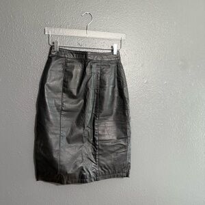 Cayenne Vintage 100% Leather Pencil Skirt Size 6